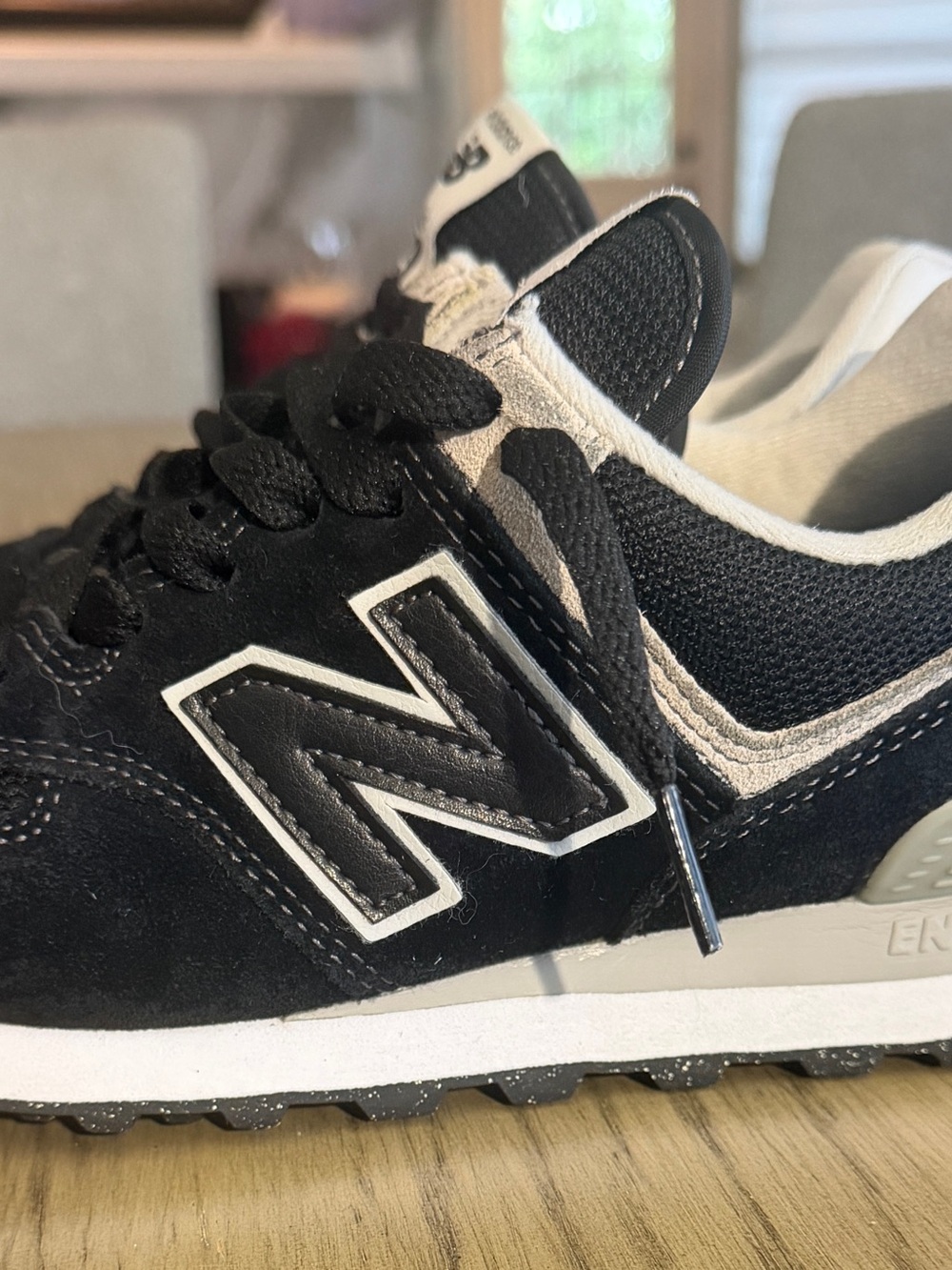 New Balance Kids Black and Cream Retro Runner